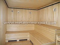 Der Raum des Dampfbades in dem Badstubekomplex auf der Basis des vollgeschweißten Raumcontainers